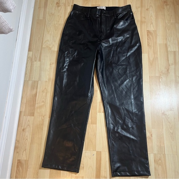 Abercrombie & Fitch Curvy Love Vegan Leather 90s Straight Pant Black Size 32 NWT - Picture 2 of 9